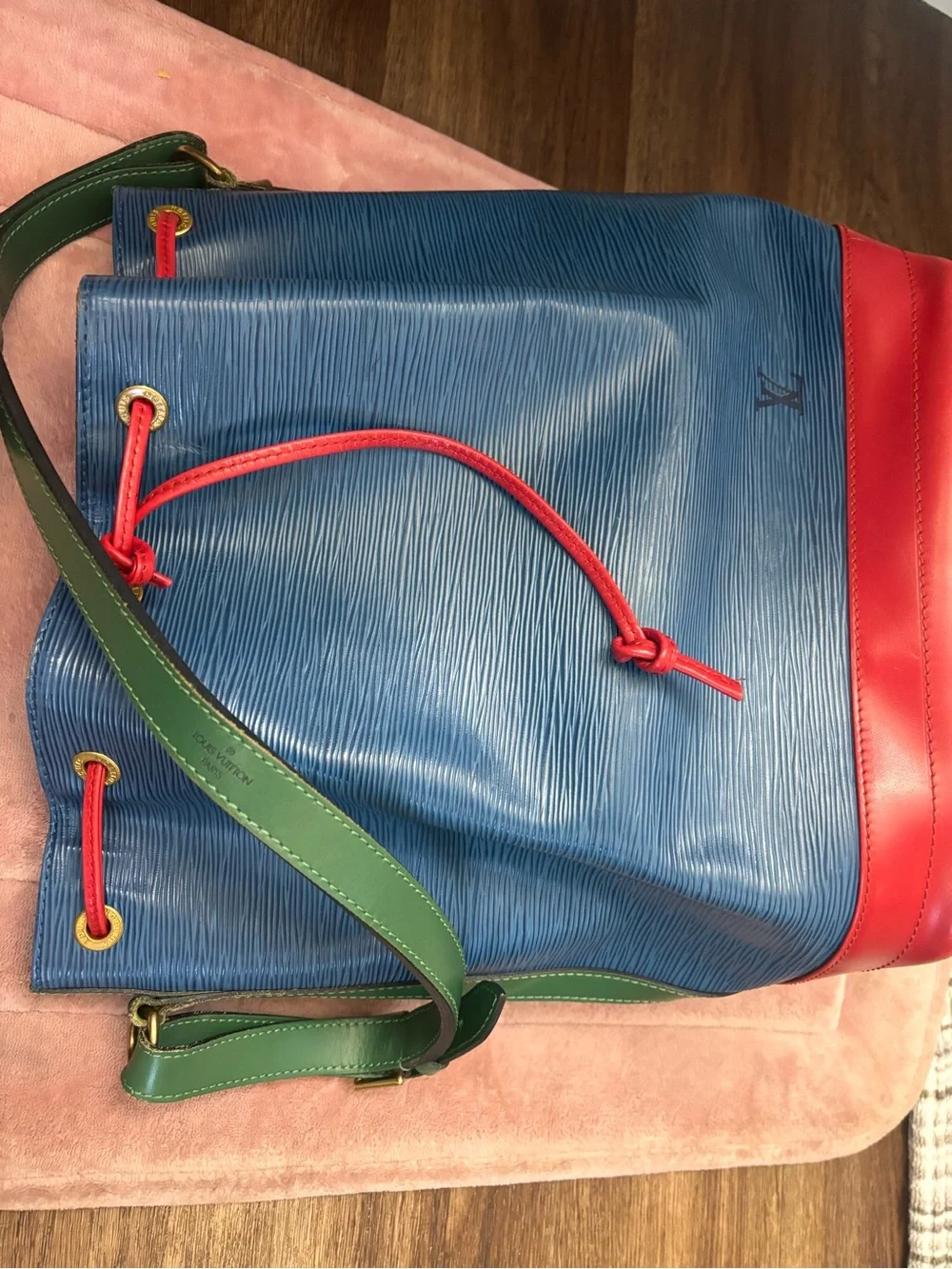 Authentic Louis Vuitton Epi Noé Bucket Bag Blue/Red/Green Leather with COA